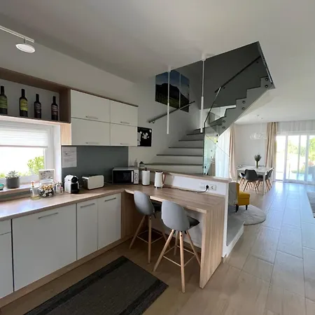 Ferienhaus Adelina *