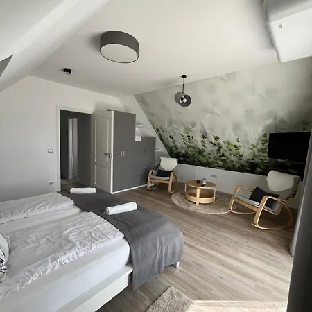 度假居 Adelina Nyirad